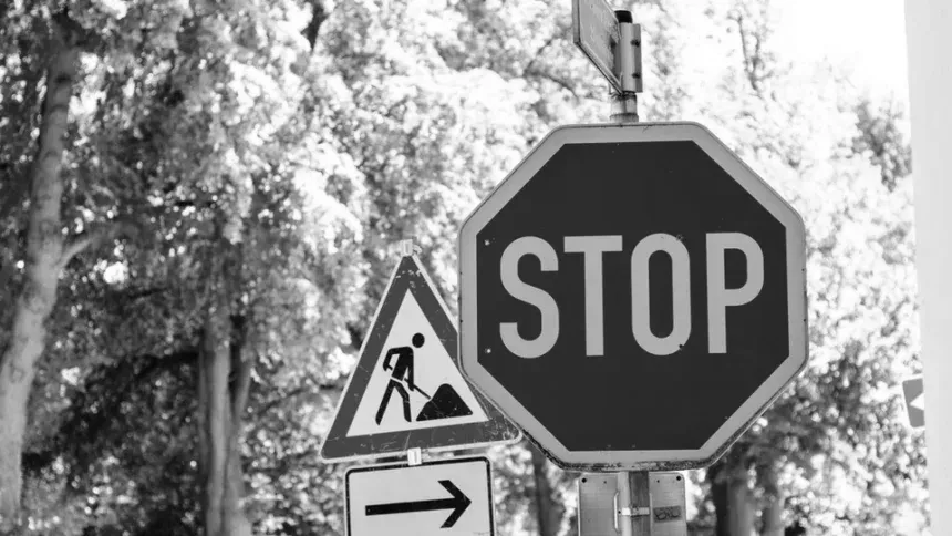 Уряд зупинив фінансування капітальних видатків