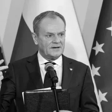 Туск: два польські пункти пропуску на кордоні з Україною евакуйовували через атаку РФ