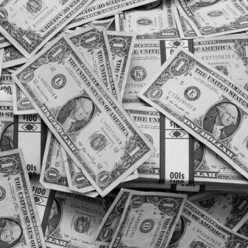 kness-auto-d5278a29d6347d4a26 Жінка виграла £115 млн у лотереї, але половини статку у неї вже немає: що сталося