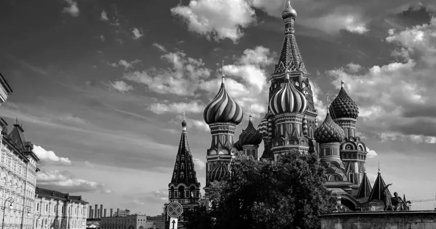Україна та РФ можуть знову сісти за стіл переговорів: у Кремлі зробили гучну заяву та назвали майданчик