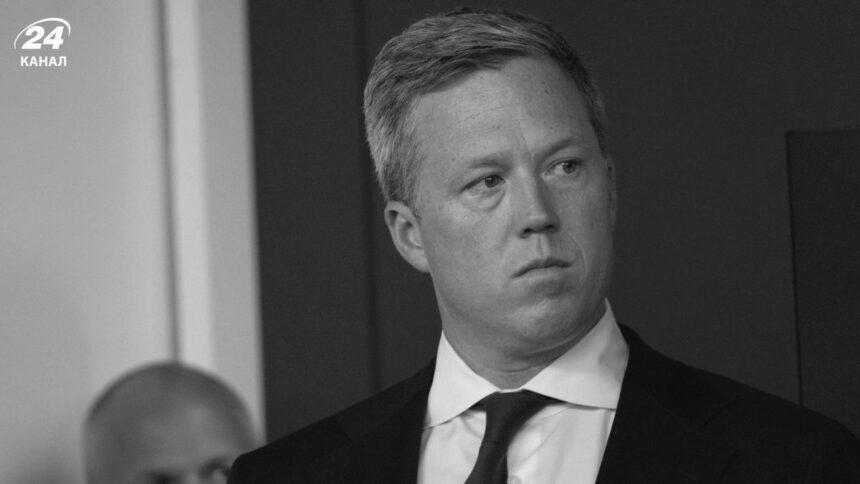 01:48 Міністр сухопутних військ США пішов у відставку через конфлікт з Гегсетом