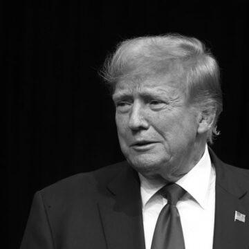 Трамп заявив, що Зеленський нібито погодився пригальмувати з ударами по НПЗ РФ Трамп заявив, що Зеленський нібито погодився пригальмувати з ударами по НПЗ РФ