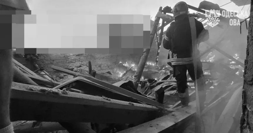 Росія вдарила по центру Одеси: пошкоджено адмінбудівлю