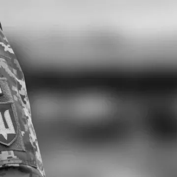 В Одесі чоловік вдарив ножем в шию військового ТЦК і намагався збити машиною