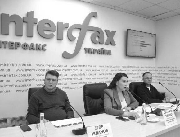 kness-auto-d2438174244c047976 Зеленський та Залужний очолюють президентські рейтинги, Залужний також очолює рейтинг довіри