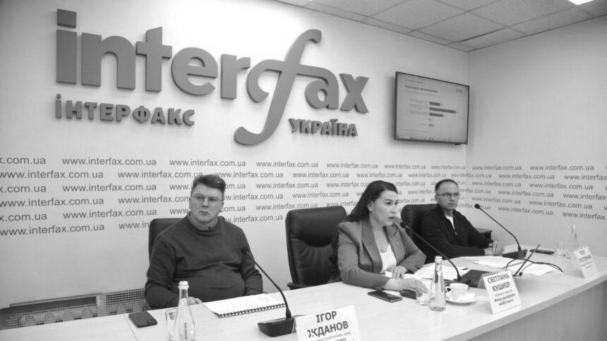 Зеленський та Залужний очолюють президентські рейтинги, Залужний також очолює рейтинг довіри