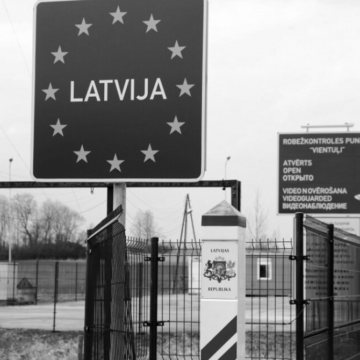Люди в масках зайшли з Білорусі до Латвії і вкрали камери спостереження на кордоні